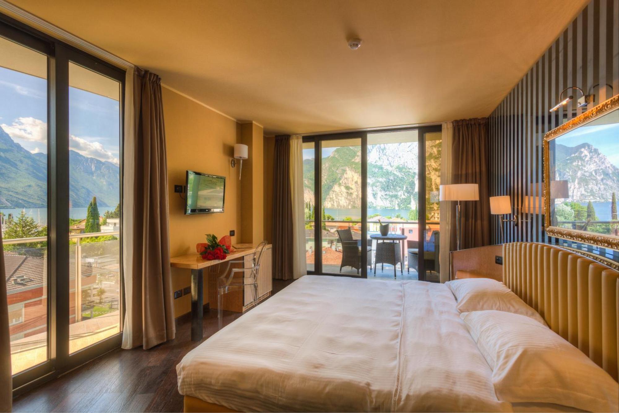 Garda Suite Hotel - Tonelli Hotels Riva del Garda Exterior foto